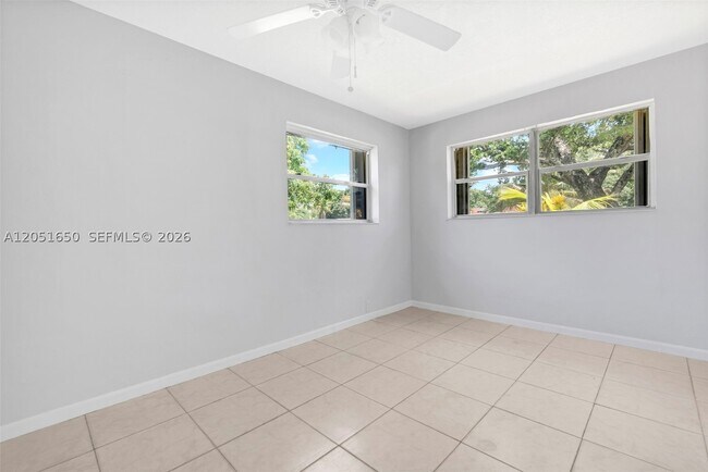 Building Photo - 670 NE 130th St