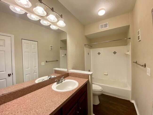 Building Photo - 1BR/1BA Altamonte Springs Condo with Brand...