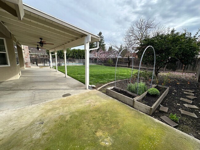 Building Photo - 1780 Paddock Ln