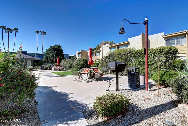 Building Photo - 4610 N 68th St