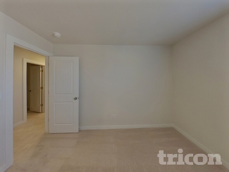 Building Photo - 517 Mountain Vw Dr