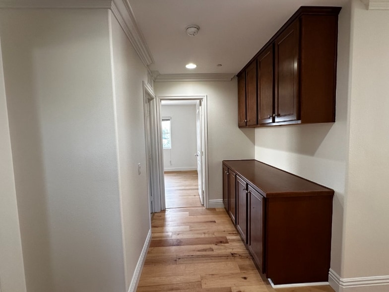 Building Photo - 1242 Bellingham Dr