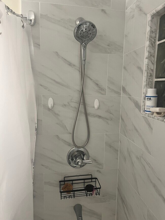 BATHROOM - 46 Strasbourg Dr
