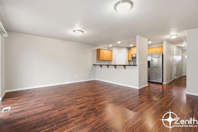 Building Photo - 5616 NE 74th Ct