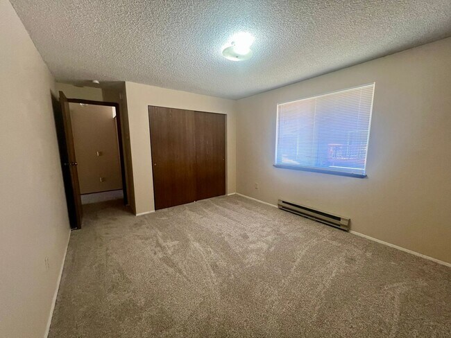 Building Photo - 9236 White Fir Dr NE