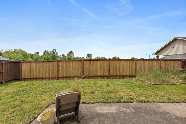 Building Photo - 3 bedroom 2 bath Home for Rent in Yelm!
