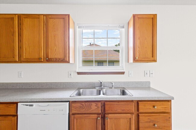 Building Photo - 3708 Panther Dr