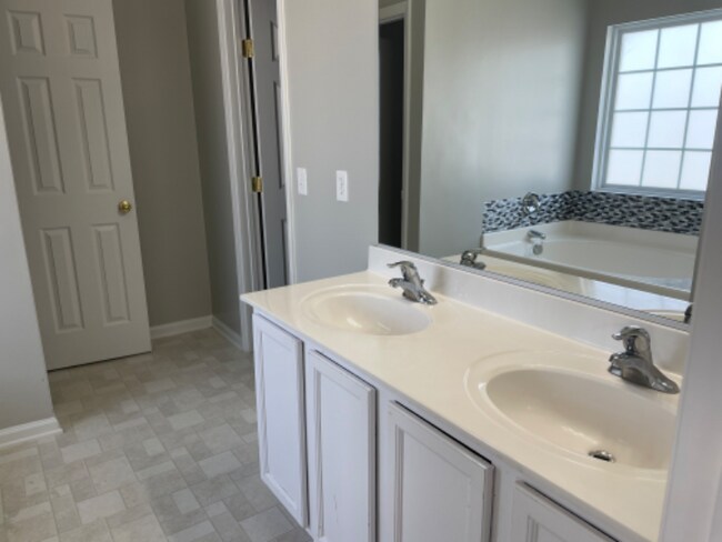 Building Photo - 1621 Brown Owl Dr