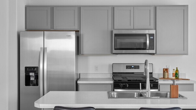 Building Photo - 1895 N Blue Iris Ave