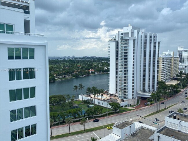 Building Photo - 5401 Collins Ave