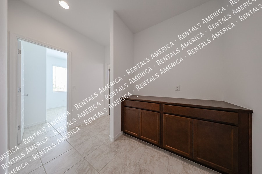 Building Photo - 14830 W Gray Fox Trl