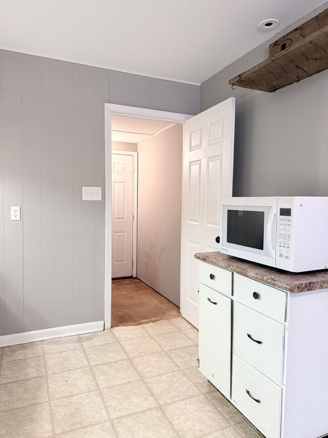 Building Photo - Ham Duplex - 4th Ave Duplex