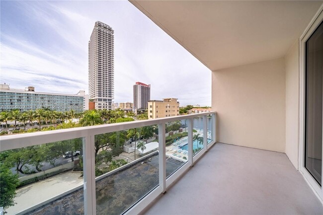 Building Photo - 3800 S Ocean Dr