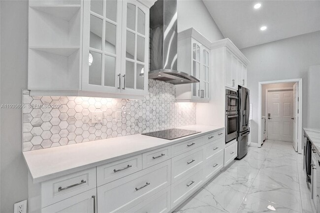 Building Photo - 652 W Palm Aire Dr