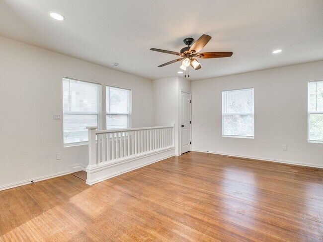 Building Photo - 64 N Gillette Ave