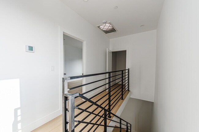 Building Photo - 13461 Beach Ave