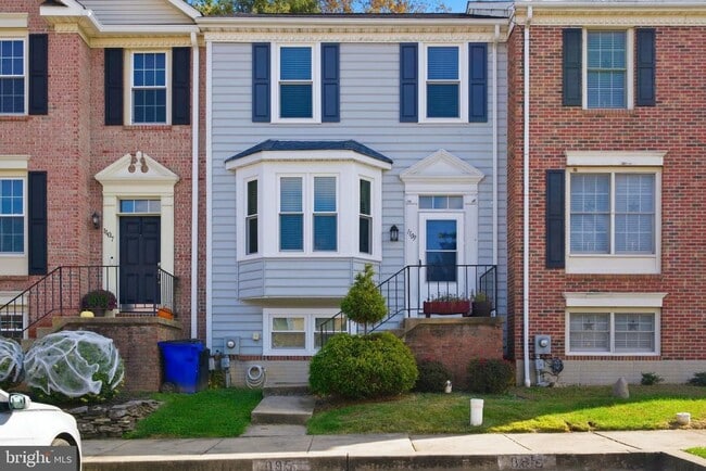 Building Photo - 1109 Oak View Dr