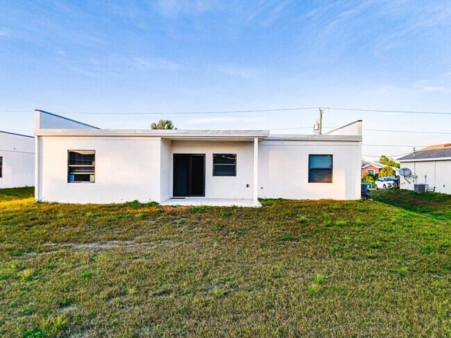 Building Photo - 2915 65th St W