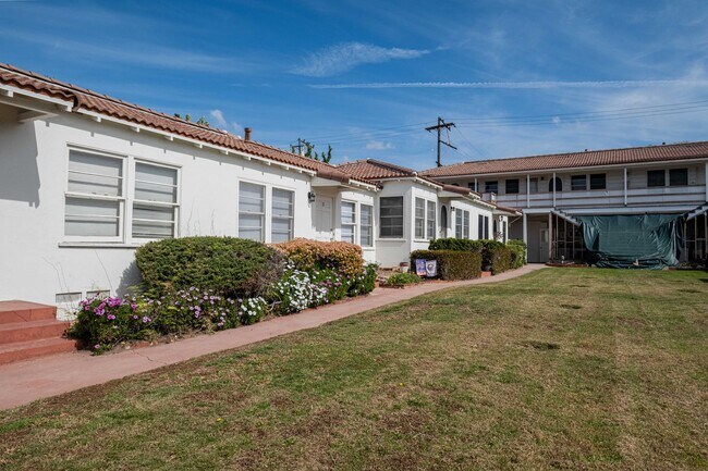 Building Photo - 1506 S Catalina Ave