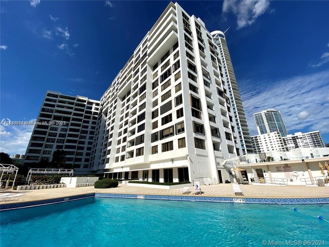 Building Photo - 3505 S Ocean Dr