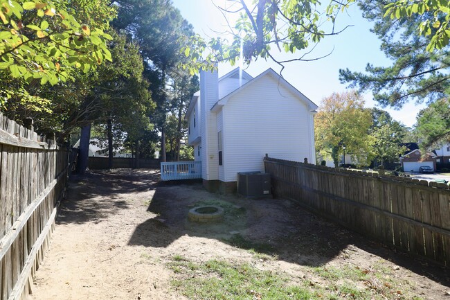 Building Photo - 21 N Trace Ct
