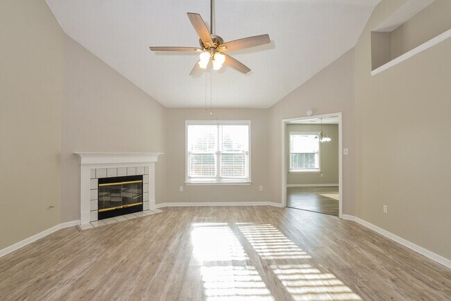 Building Photo - 2827 Fletcher View Dr