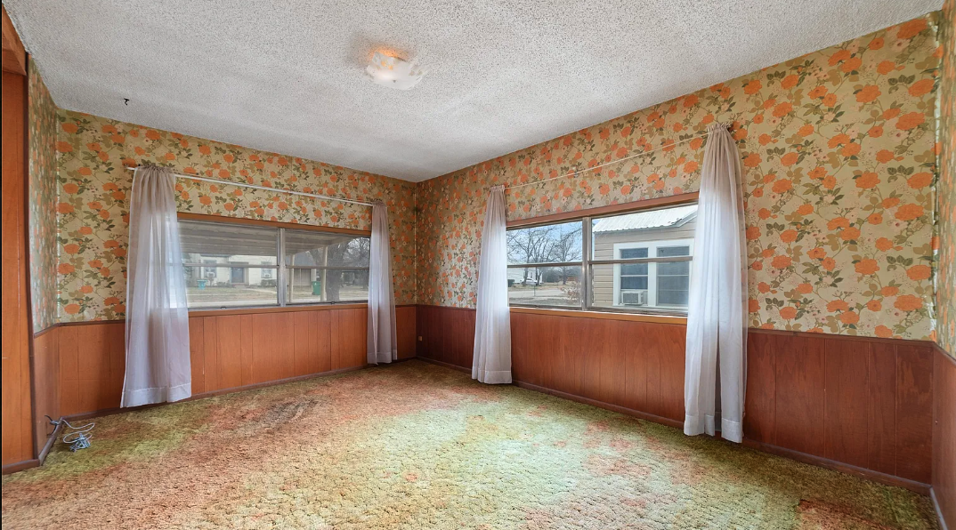 Living Space - 109 Hollywood St