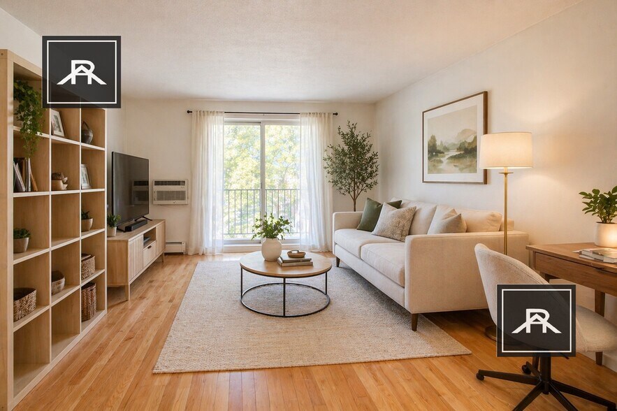 Building Photo - 802 Centre St