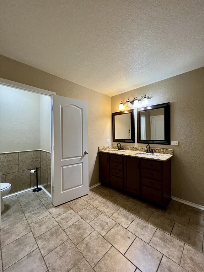 Building Photo - 7623 Eagle Park Dr