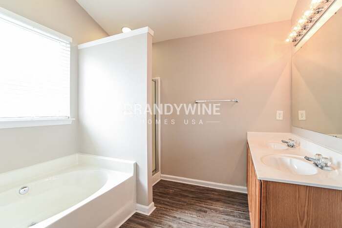 Building Photo - 529 Grantham Ln