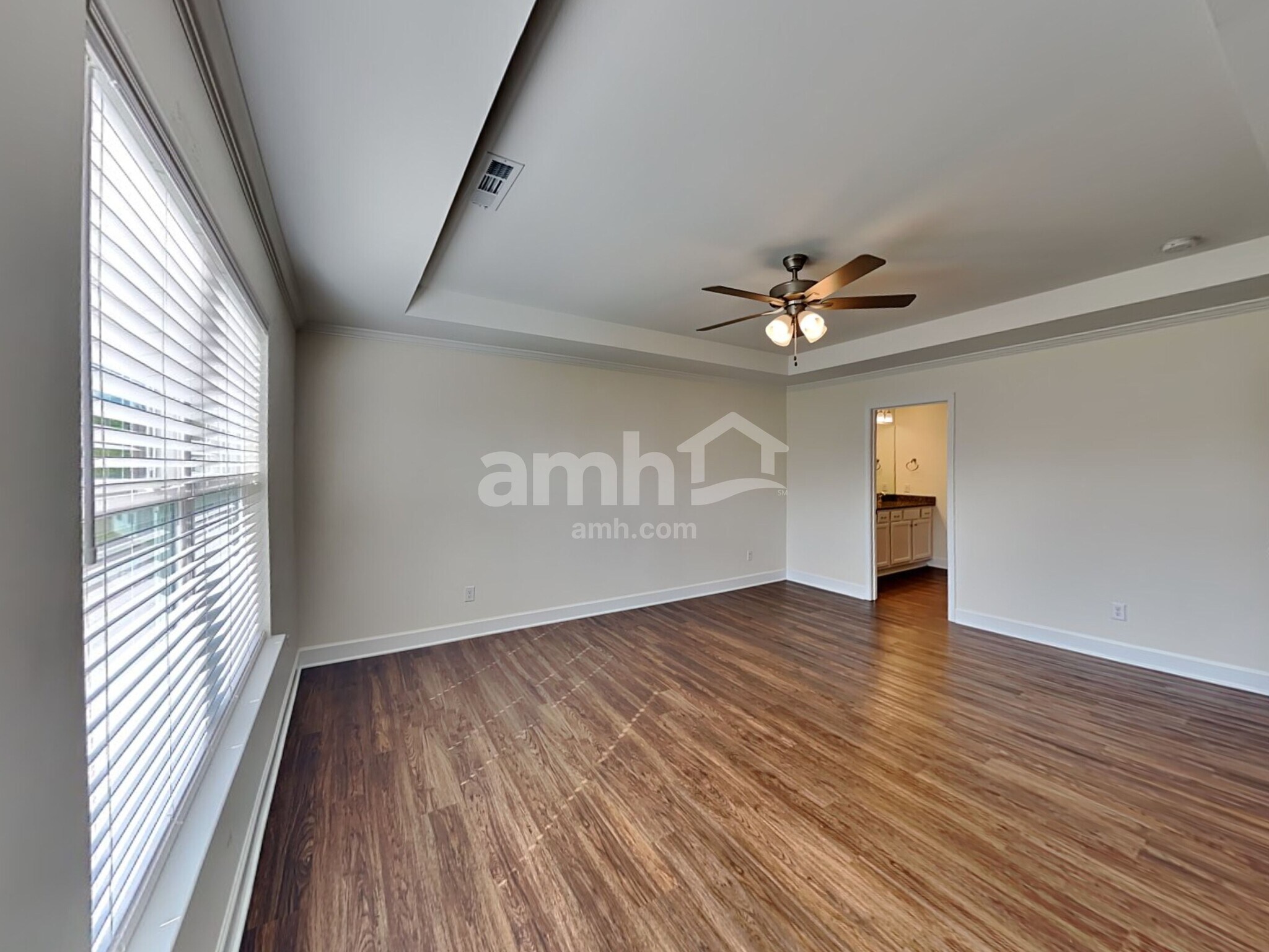Building Photo - 3035 Esquire Dr
