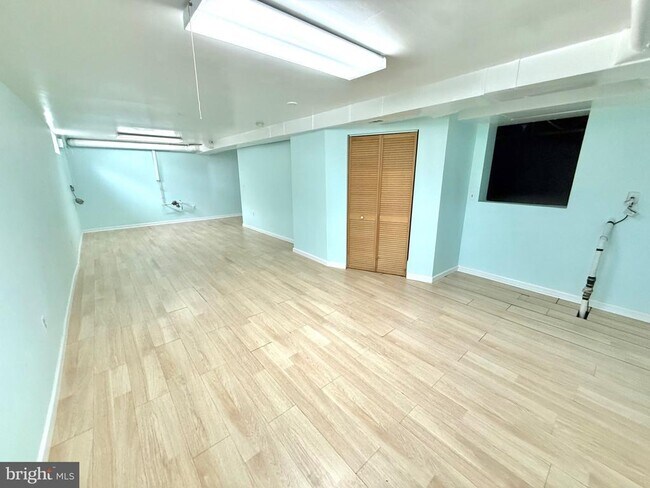 Building Photo - 402 Kiamensi Rd