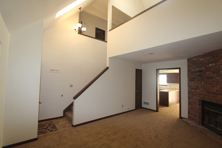 Building Photo - 900 NW 37th St