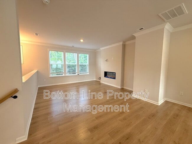 Building Photo - 7025 Running Spg Dr