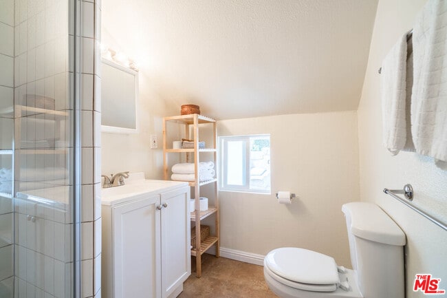 Building Photo - 1809 W 37th Pl