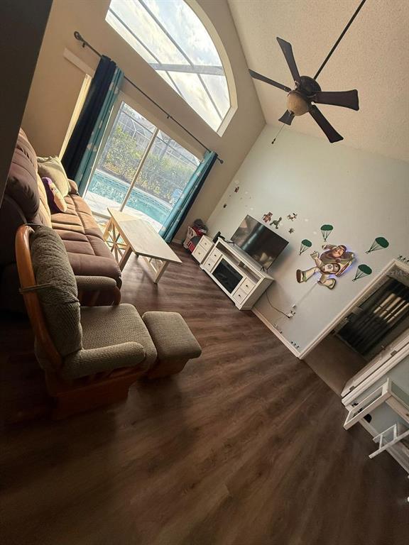 Building Photo - 334 Grosvenor Loop