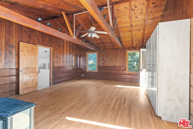 Building Photo - 3705 Fredonia Dr