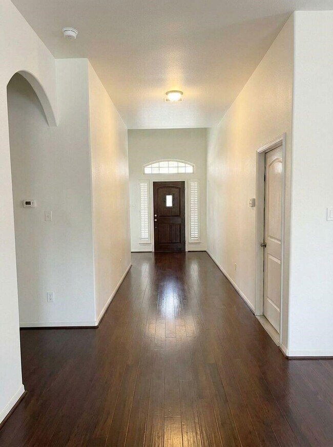 Building Photo - 129 Autumn Forest Ln