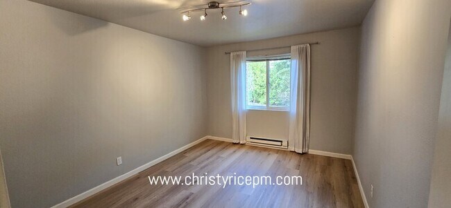 Building Photo - 718 Kirkland Cir