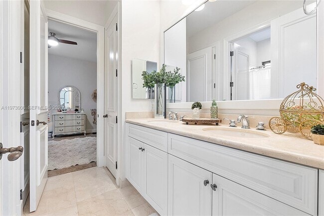 Building Photo - 9564 Exbury Ct