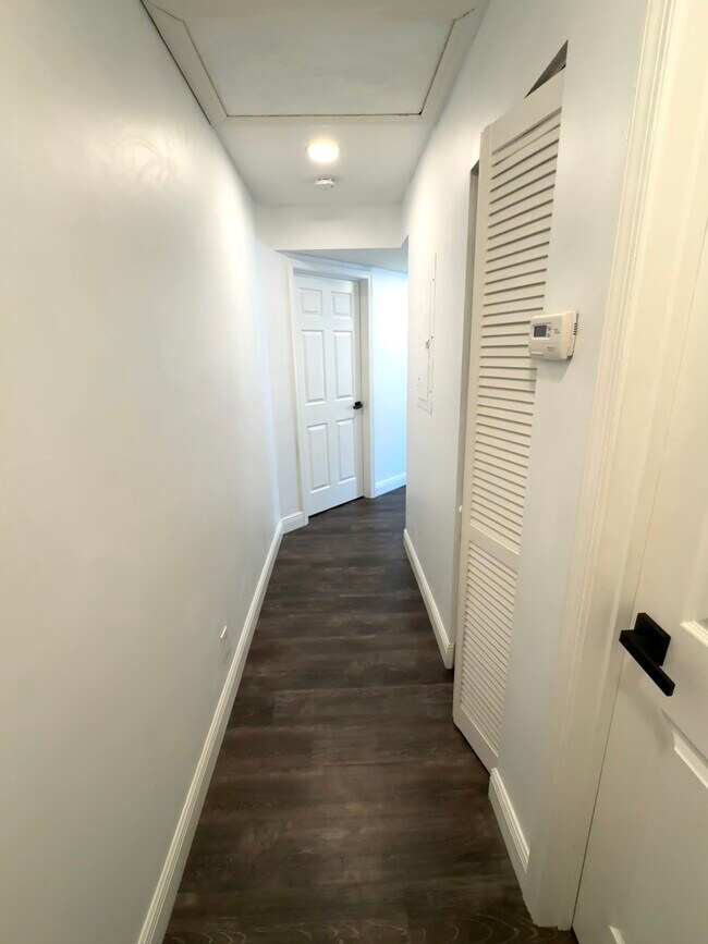 Building Photo - 1146 NE Coy Senda