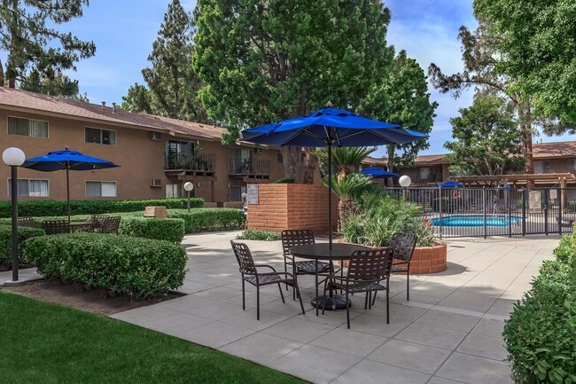 Building Photo - La Ramada Apartment Homes