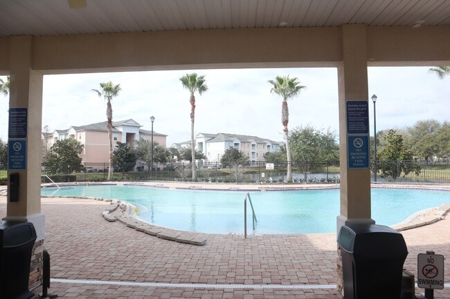 Building Photo - 8226 Green Parrot Rd