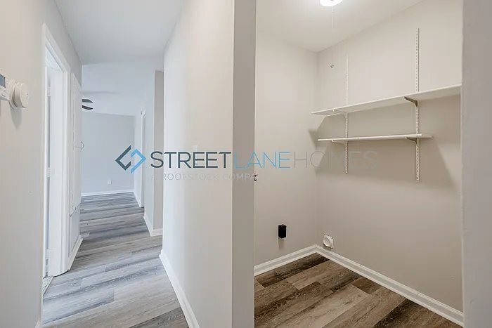 Building Photo - 3601 Dunhill Dr