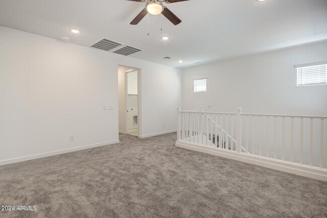 Building Photo - 826 W Gail Dr