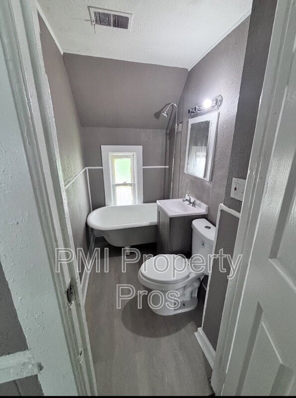 Primary Photo - 2632 N 24th Pl