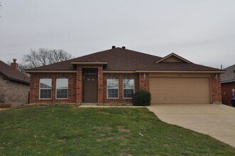 Building Photo - 4700 St Thomas Pl