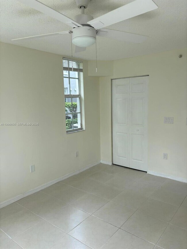 Building Photo - 655 SW 111th Way