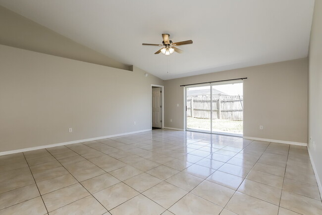 Building Photo - 4706 N Dawnmeadow Ct