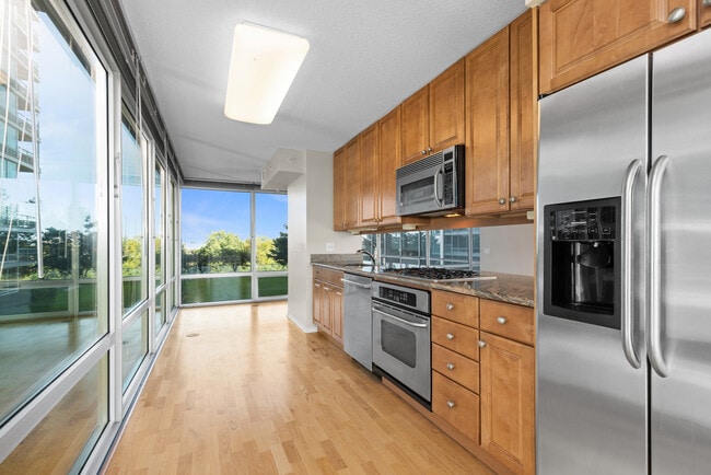 Building Photo - 9715 Woods Dr